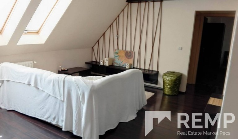 Eladó bútorozott, új építésű, 2 hálós egyetemvárosi lakás – 3. property photo