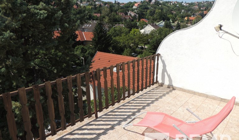 Pécs Mecsek oldalban, kiadó egy 150 nm-es lakás. – 1. ingatlanfotó