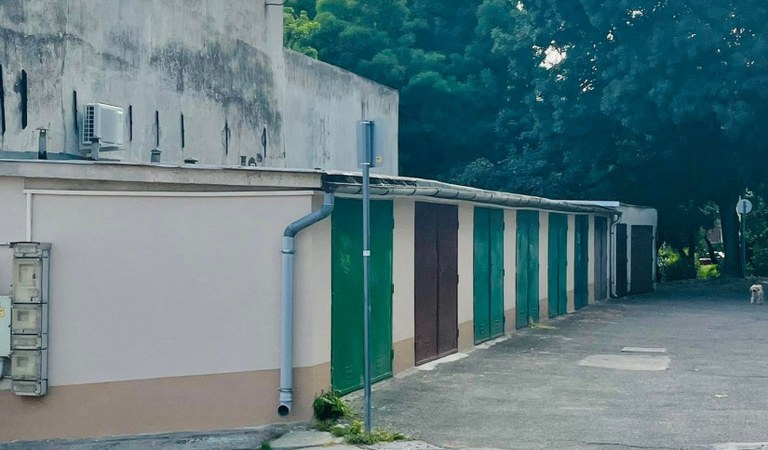 Pécsett a Báthory István utcai garázssoron önálló garázs eladó! – 2. ingatlanfotó