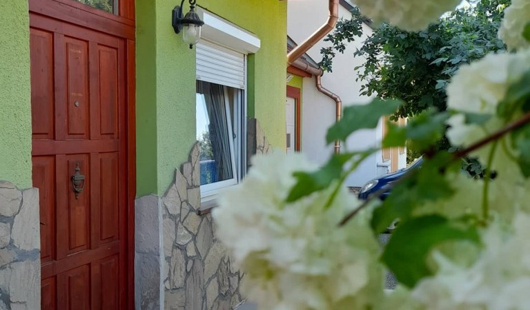 Kozármislenyhez közel barátságos szép környezetben családi sorház eladó – 3. property photo