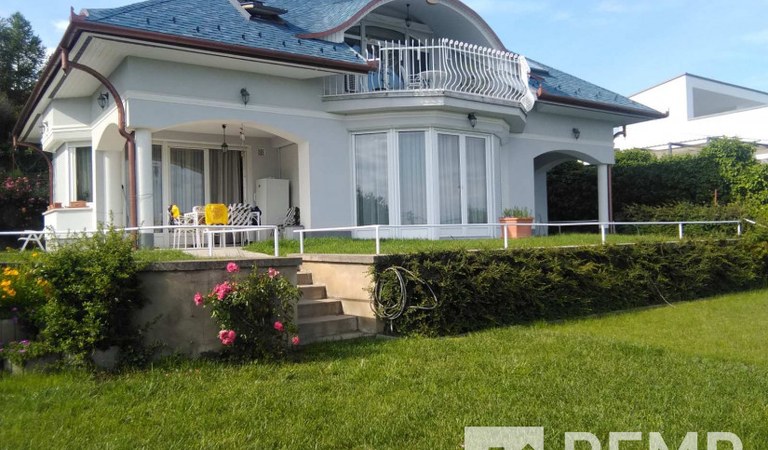 Gyönyörű panorámás mecsekoldali villa – 1. ingatlanfotó