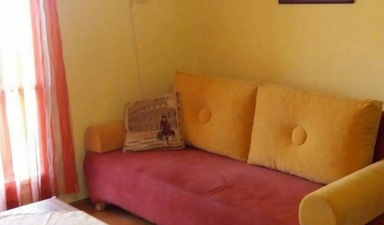 Eladó igényes 2 szobás teraszos lakás Uránvárosban – 1. ingatlanfotó