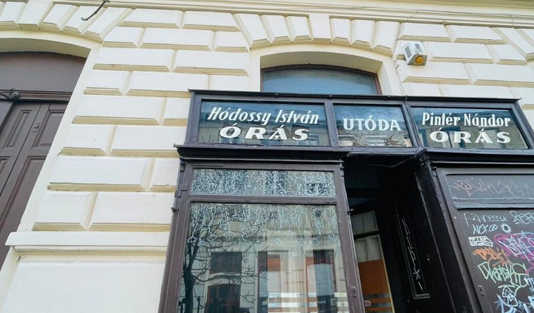 Pécsett a történelmi Belvárosban a Király utcában üzlethelyiség eladó! – 1. ingatlanfotó