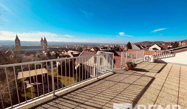 Pécs, Mecsekoldal legszebb részén, örökpanorámás, exclusive lakás eladó – 1. ingatlanfotó