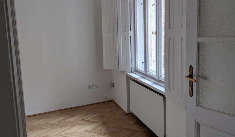 Pécsett a történelmi Belváros szívében 2 hálós, igényes lakás kiadó! – 2. ingatlanfotó