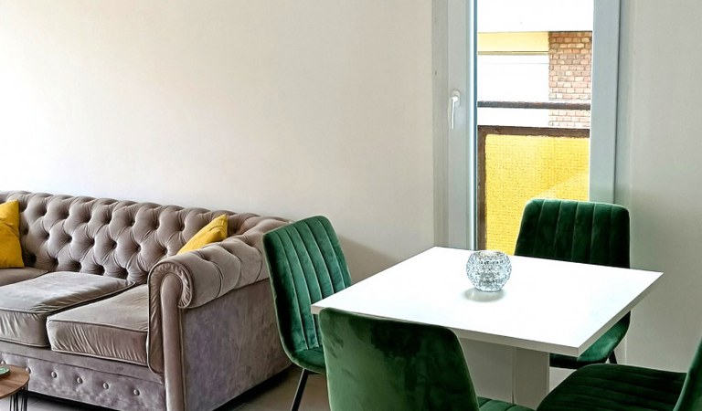 Pécsett az egyetemvárosban felújított erkélyes lakás kiadó – 3. property photo