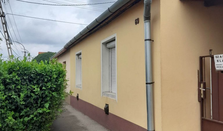 Pécsett a Gyárvárosi részen, ház eladó – 1. ingatlanfotó