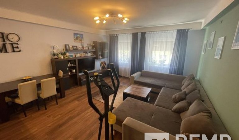 Pécs Uránvárosban felújított 86m2 téglalakás eladó – 1. ingatlanfotó