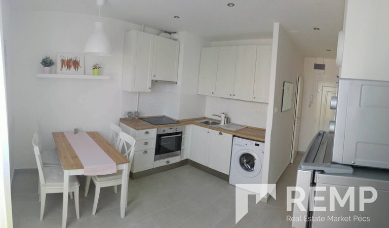 1 room, renovated flat for rent next to POTE – 2. ingatlanfotó