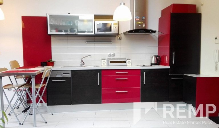 Flat for rent in Hungária street – 1. property photo