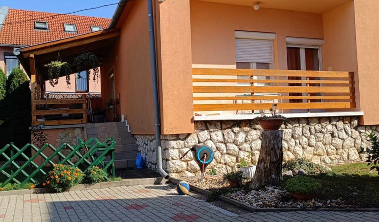 Pécs-Kovácstelepen hosszú távra kutyás albérlet kiadó – 1. ingatlanfotó