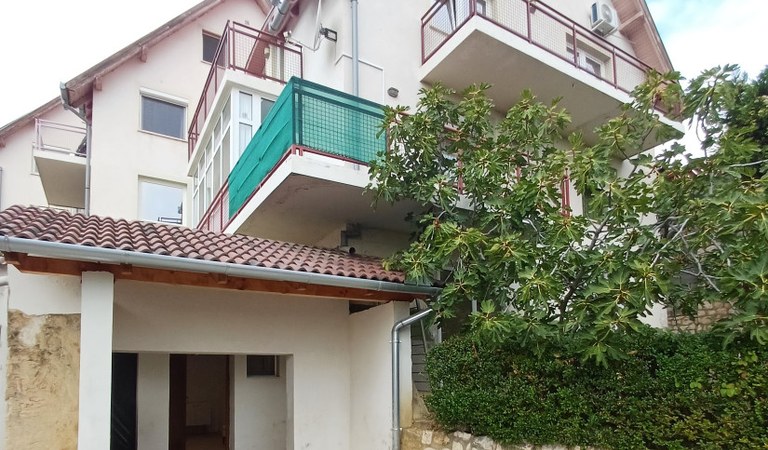 Eladó  160m2-es kertkapcsolatos  Mecsekoldali lakás a  Szőlő utcában – 1. ingatlanfotó