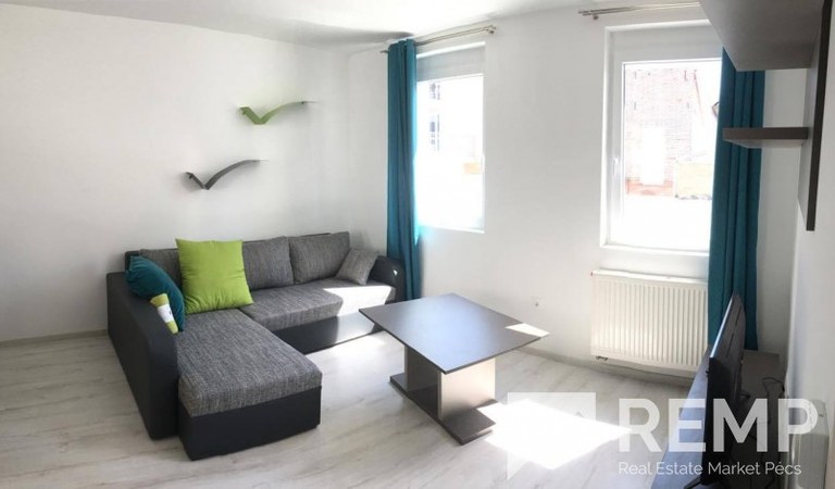 Flat for rent in Alkotmány street – 2. property photo