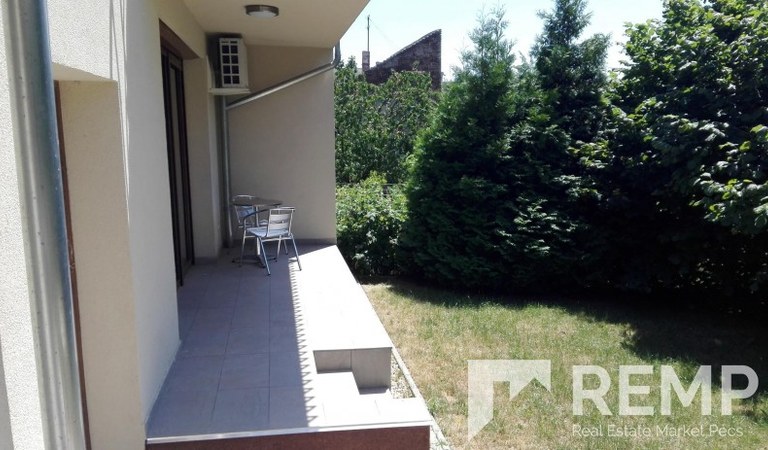 2 bedroom flat for rent next to Alkotmány street – 1. property photo