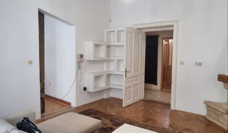Történelmi belvárosban lakás eladó! – 2. property photo