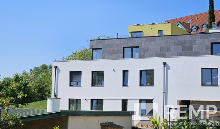 Pécsett az Orvosi Egyetem közvetlen közelében új építésű lakás leköthető – 1. ingatlanfotó
