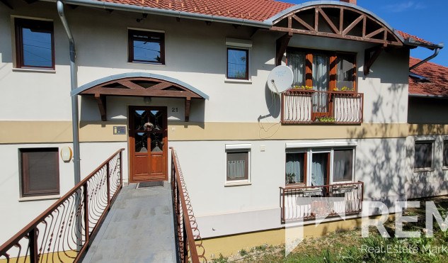 Pécsen, Fenyer dűlőben csendes, zöld övezeti lakás eladó! – 2. property photo