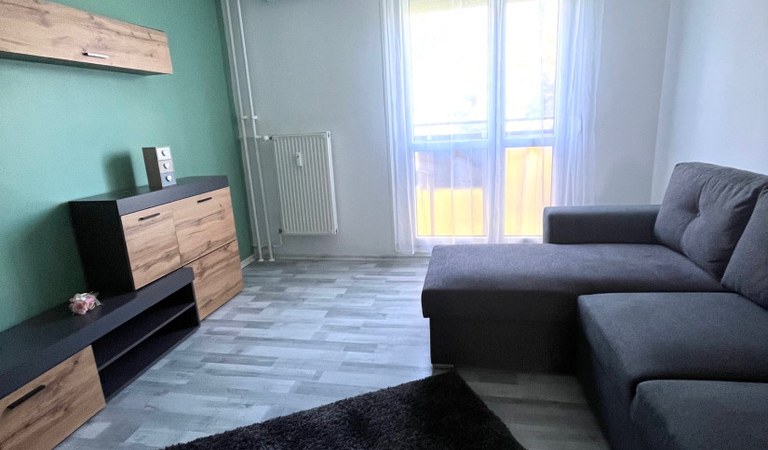 URÁNVÁROSI ÚJ KÉTSZOBÁS – 3. ingatlanfotó