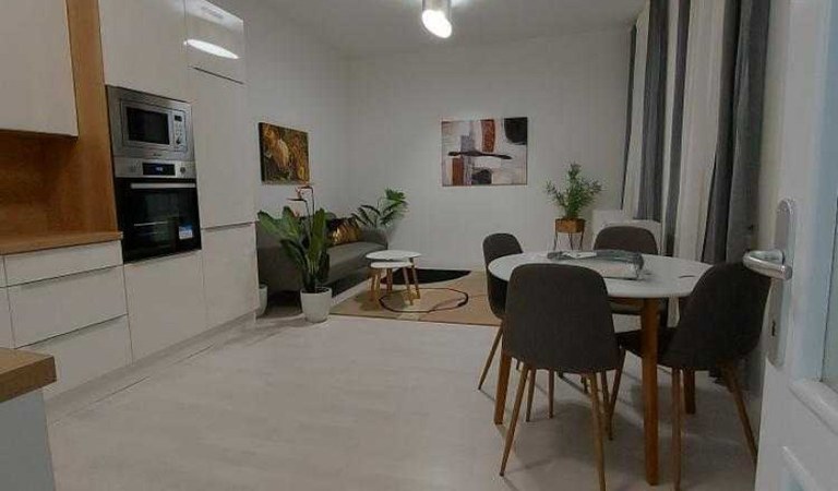 Kiadó a történelmi Belváros szívében első emeleti, 3 szobás exclusive lakás! – 3. property photo
