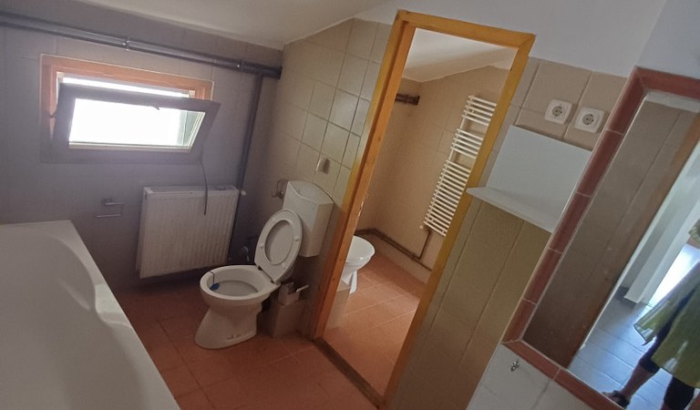 Kiadó Bárány u .3,szoba gardrobos lakás autóbeállóval – 3. ingatlanfotó