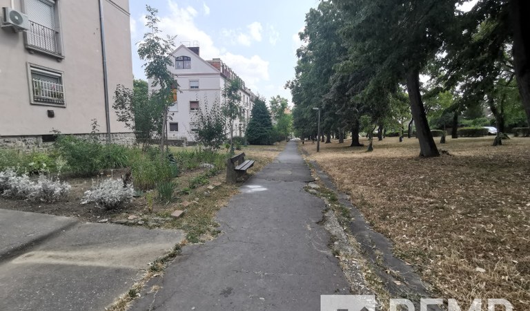 Felújítandó második emeleti – 3. ingatlanfotó