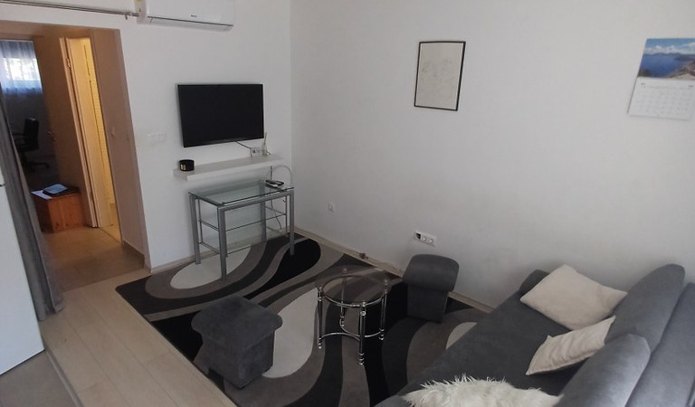Egyetemvárosban, moden, földszinti, 2 hálós ,teraszos lakás kiadó! – 3. property photo