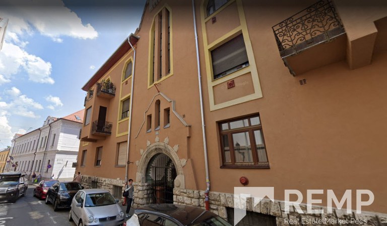 Eladó Pécs belvárosában egy  4/ tetőtéri lakás – 2. ingatlanfotó