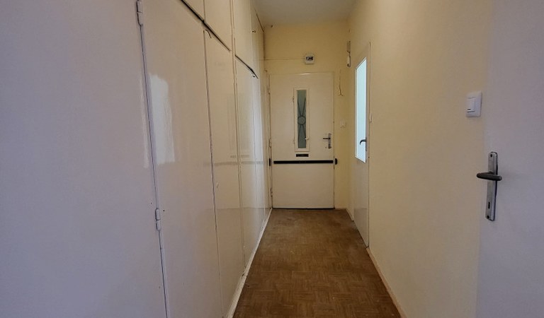 Eladó az Épitők útján a 4. emeleten egy 53 m2-es téglalakás – 2. ingatlanfotó