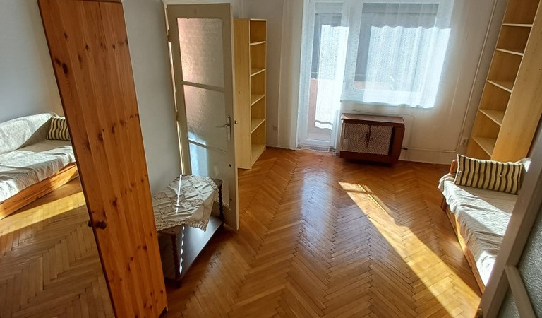 Pécs belvárosában, Móricz Zsigmond téren   2 szobás lakás  kiadó. – 1. ingatlanfotó