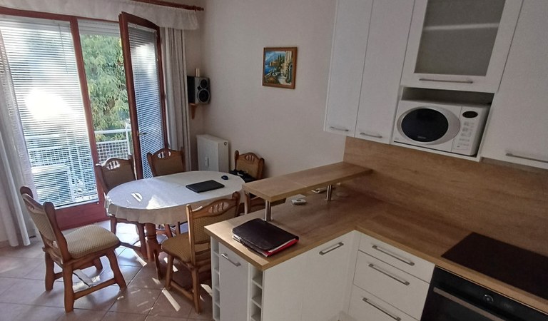 Kiadó Egyetemvárosban ,az Alkotmány utcában egy  2 hálós  szép lakás – 1. property photo