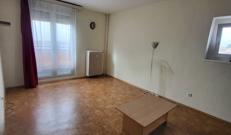 Eladó közepes állapotú lakás az Acsády utcában – 1. ingatlanfotó