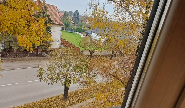 Eladó Pécs -Kertváros kedvelt, csöndes részén, zöld környezetben egy 2. emeleti, tégla, 47nm-es  lakás . – 3. ingatlanfotó