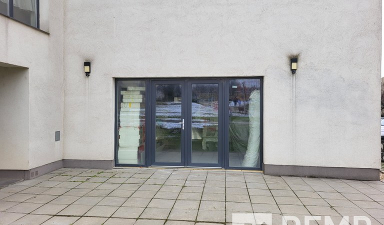 Eladó üzlethelység a Megyeri téren – 2. ingatlanfotó