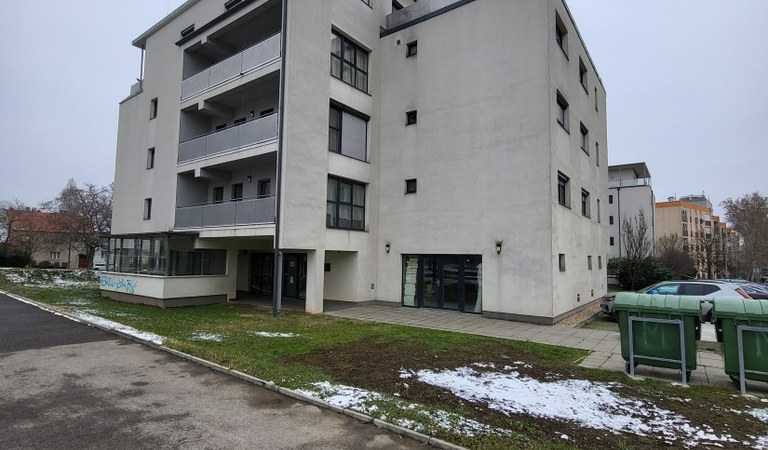 Eladó üzlethelység a Megyeri téren – 1. ingatlanfotó