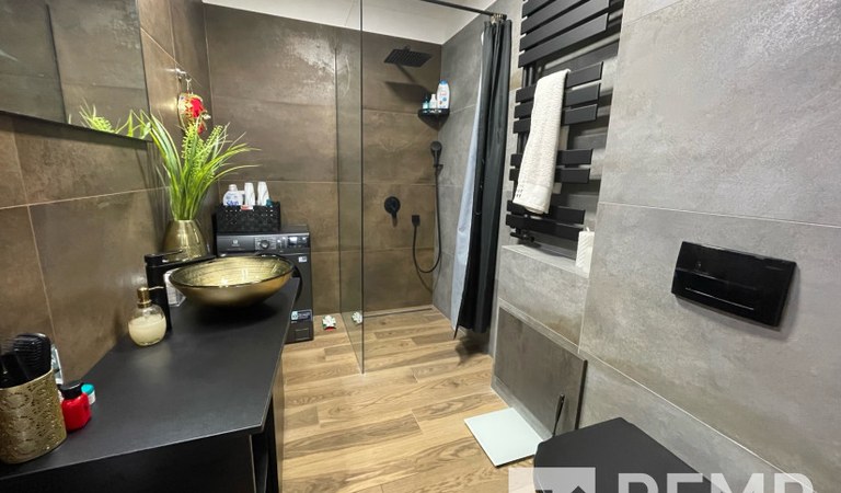 Exclusive luxury apartment with garden access for sale! – 1. property photo