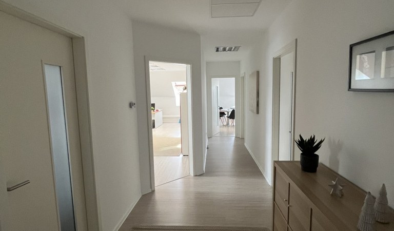 KIADÓ TETŐTÉRI IRODA PÉCS TÖRTÉNELMI BELVÁROSÁBAN! – 1. ingatlanfotó