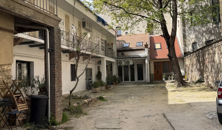 Csodálatos Garzon Lakás Eladó Pécs Belvárosában – 1. ingatlanfotó