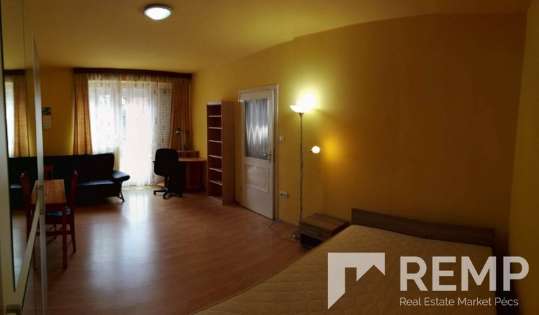 Kiadó Pécs Belvárosában 2.emeleti lakás – 1. ingatlanfotó