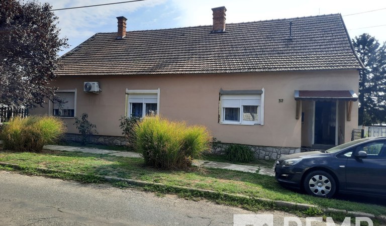 Diósviszló – 1. property photo