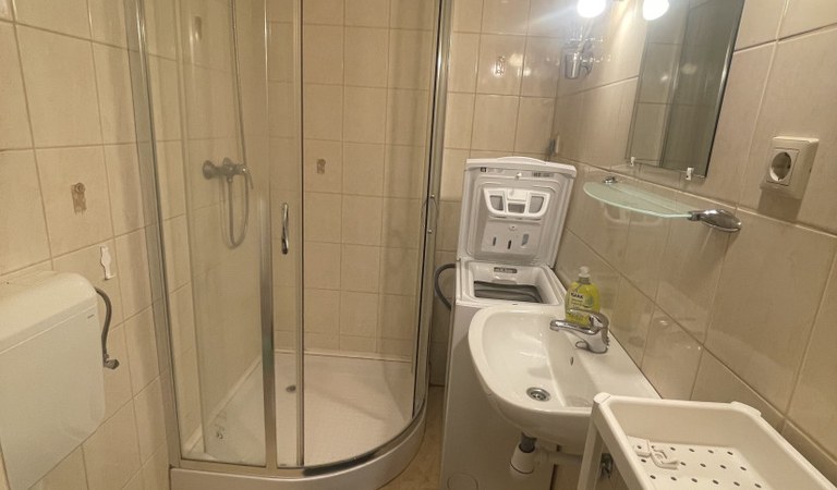 Kiadó azonnal költözhető garzonlakás Pécs–Uránvárosban – 2. ingatlanfotó