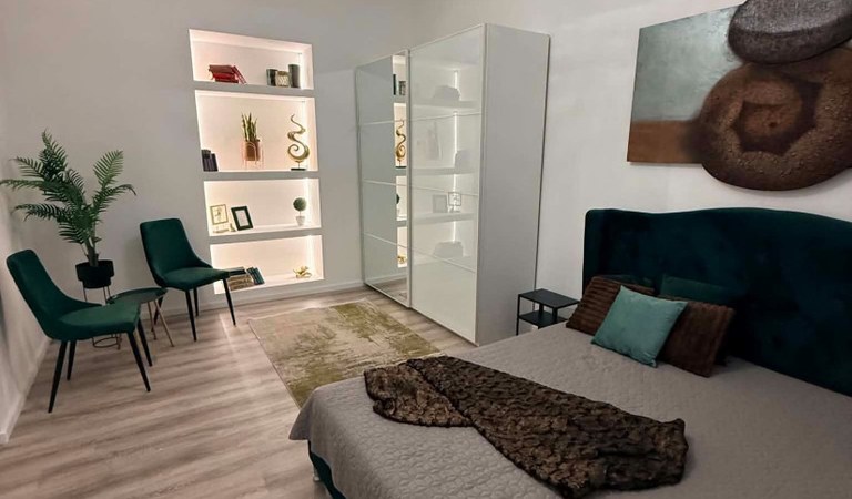 For rent in the historic city centre of Pécs, a fully renovated, furnished and fully equipped 64 m² apartment with a parking space in an underground garage. – 2. property photo