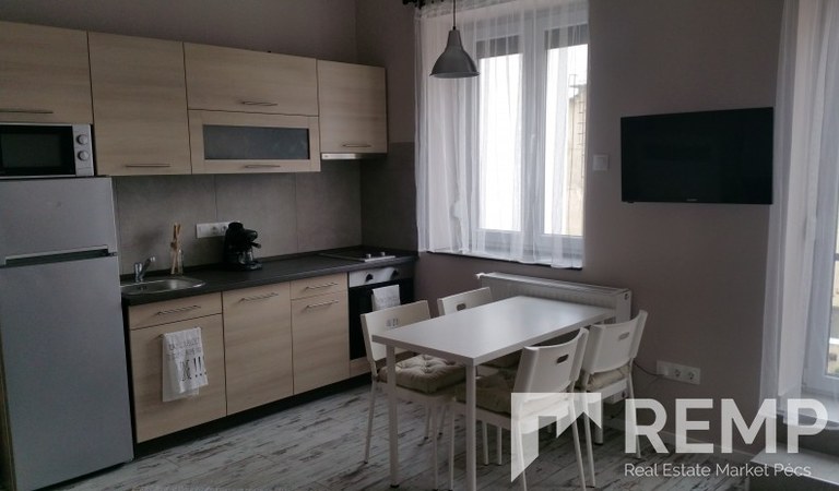 Exclusive kiadó lakás a Jogi és a Közgazdasági Egyetem mellett – 1. property photo