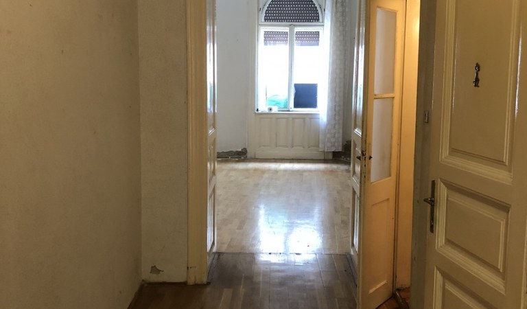 We are offering 100sqm renovable flat for investors in Eötvös srt. – 1. property photo
