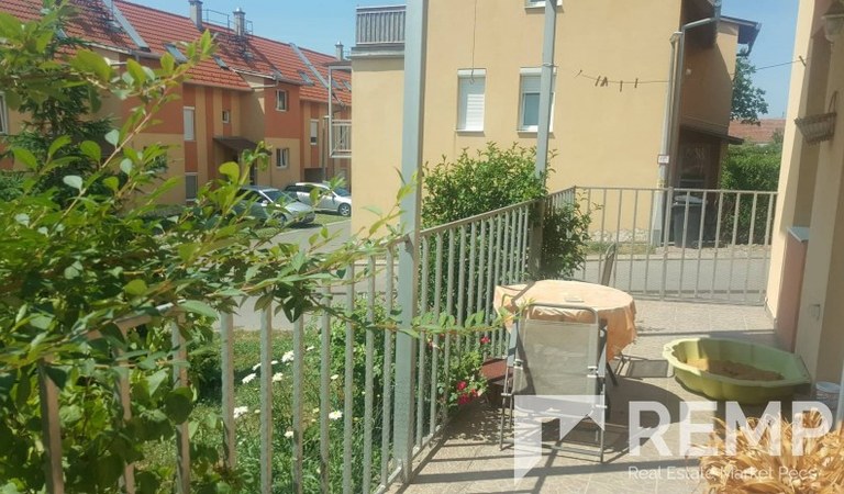 Kiadó egy hálós lakás a Zsolnay Negyedben – 1. property photo