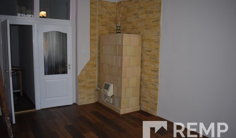 Eladó egy 42 nm-es felújított Baross utcai téglalakás – 2. property photo