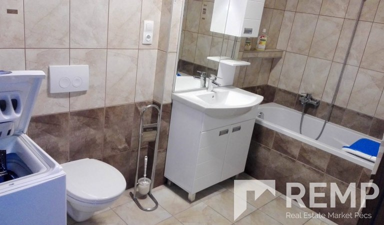 kiadó 3,5 szobás belvárosi luxuslakás – 1. property photo