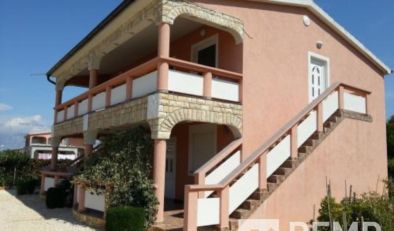Eladó 4 apartmanos, különálló ház Vir szigeten – 1. ingatlanfotó